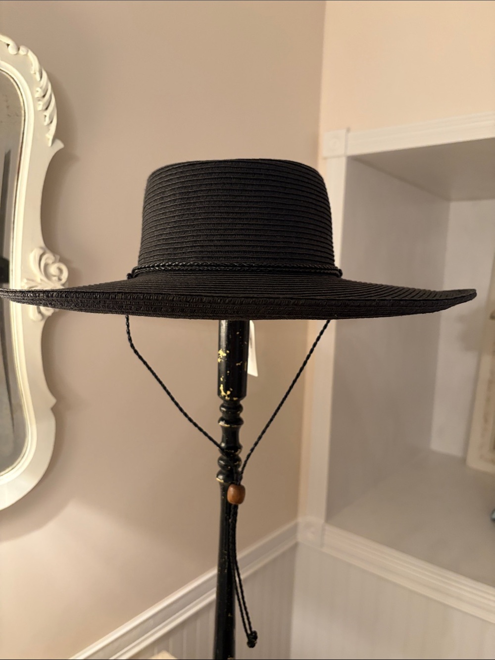 Wide Brim Straw Hat in Black with Chin Cord. NWT